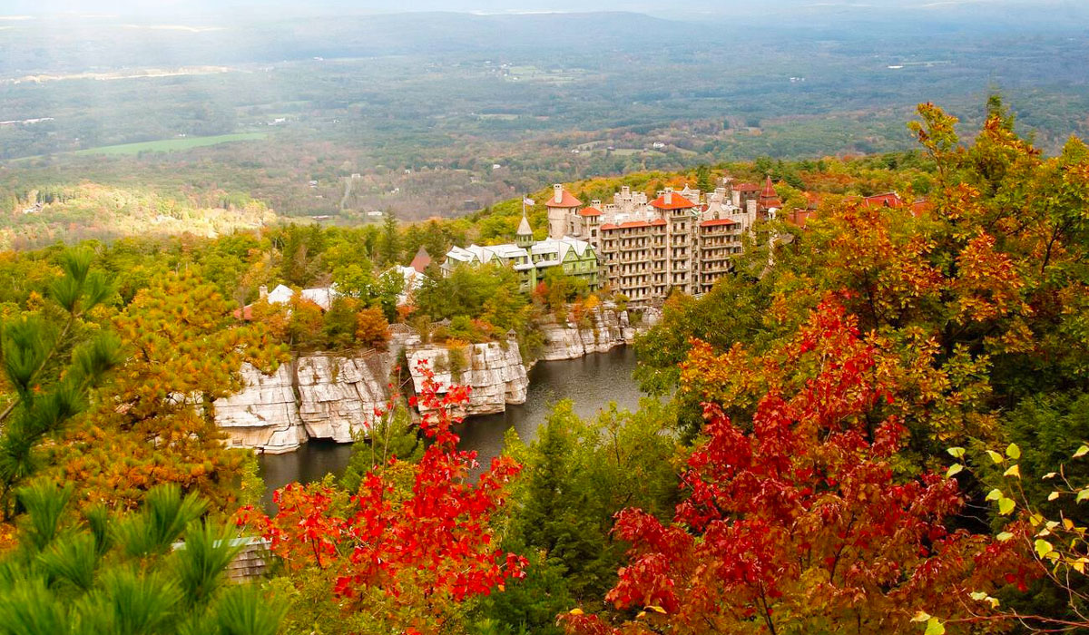 When is the Best Time to Visit Mohonk Mountain House?