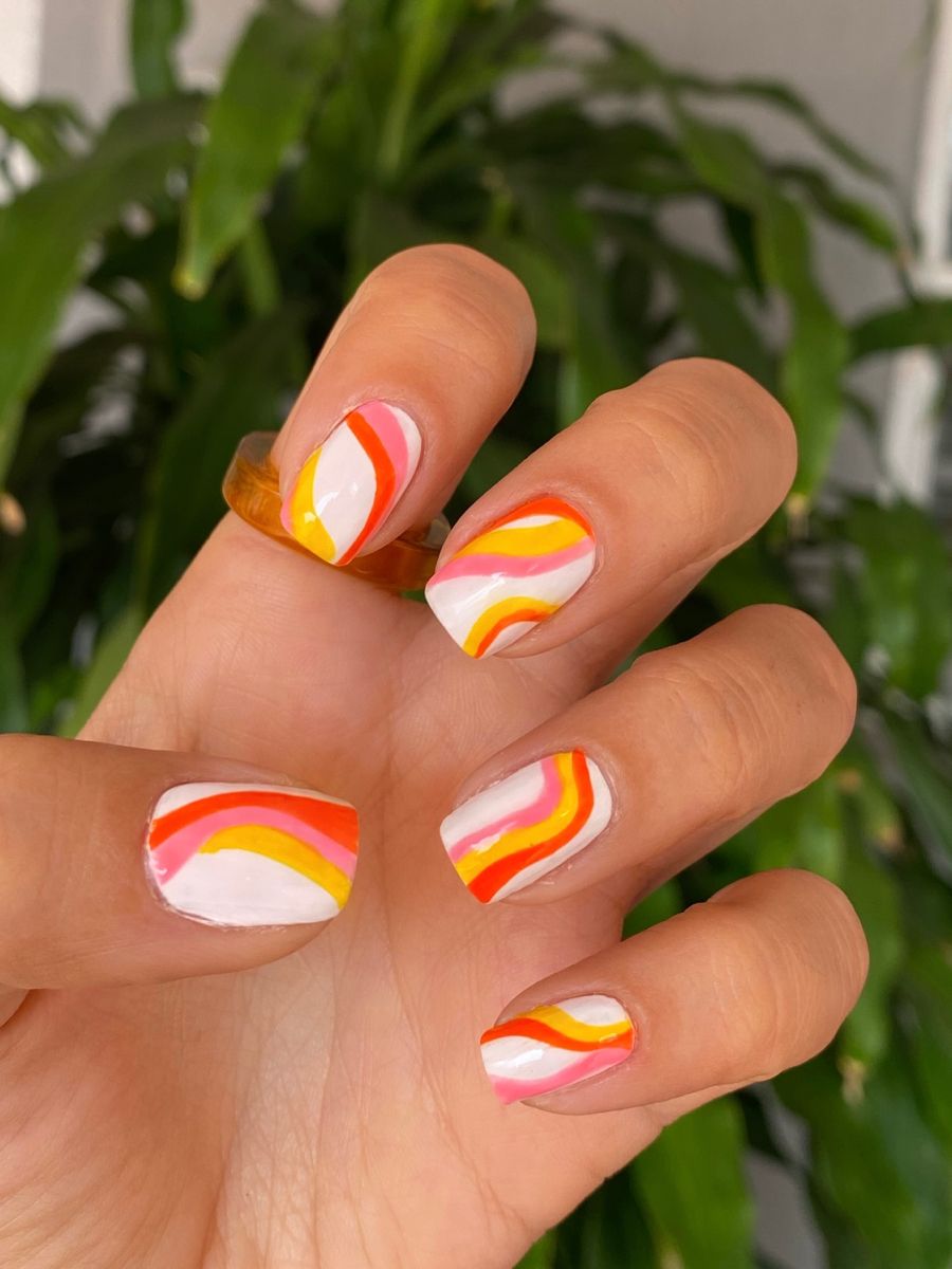 DIY 60s Nail Art: Simple Steps for a Groovy Look