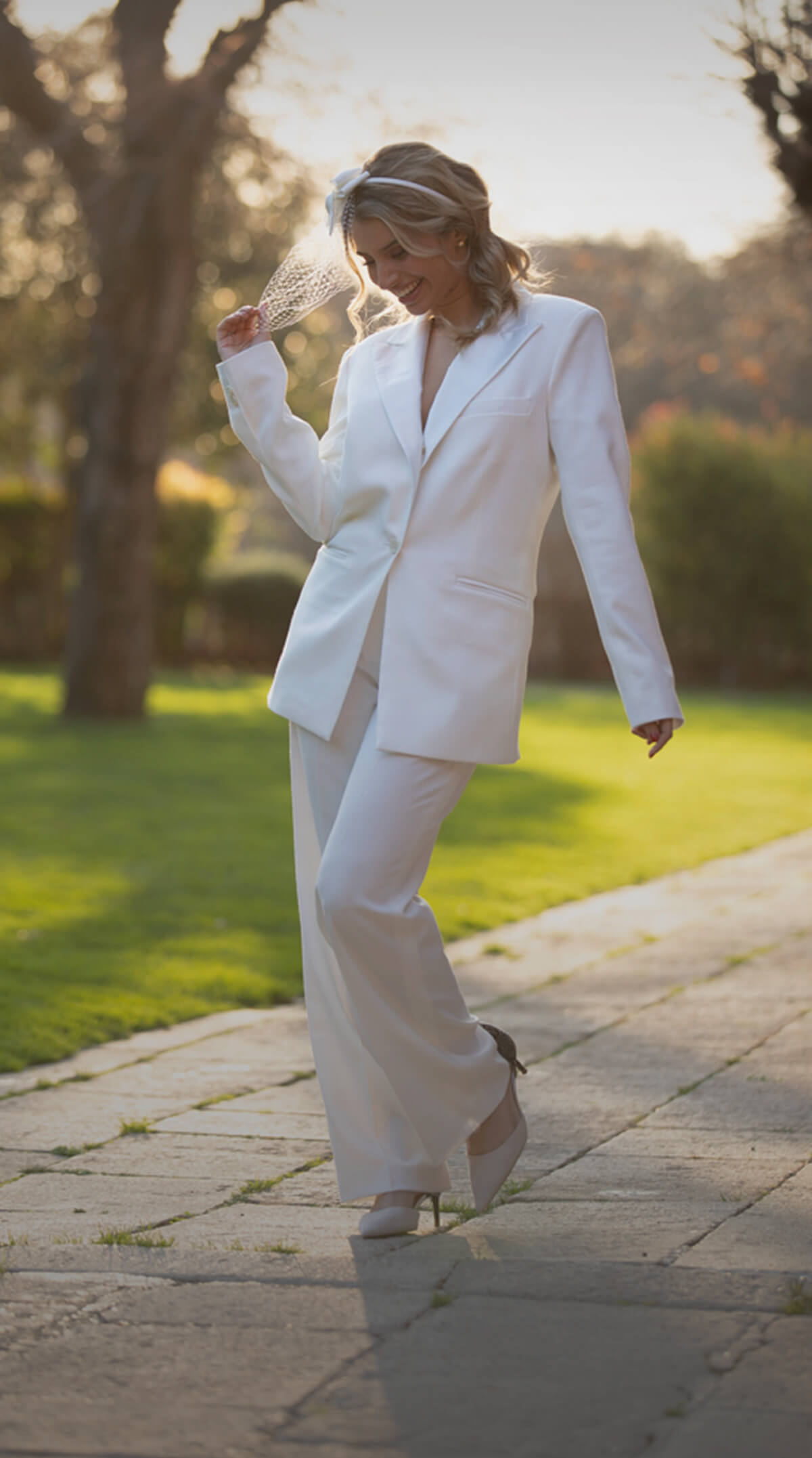 Womens Wedding Suits White: Look Amazing on Your Wedding Day