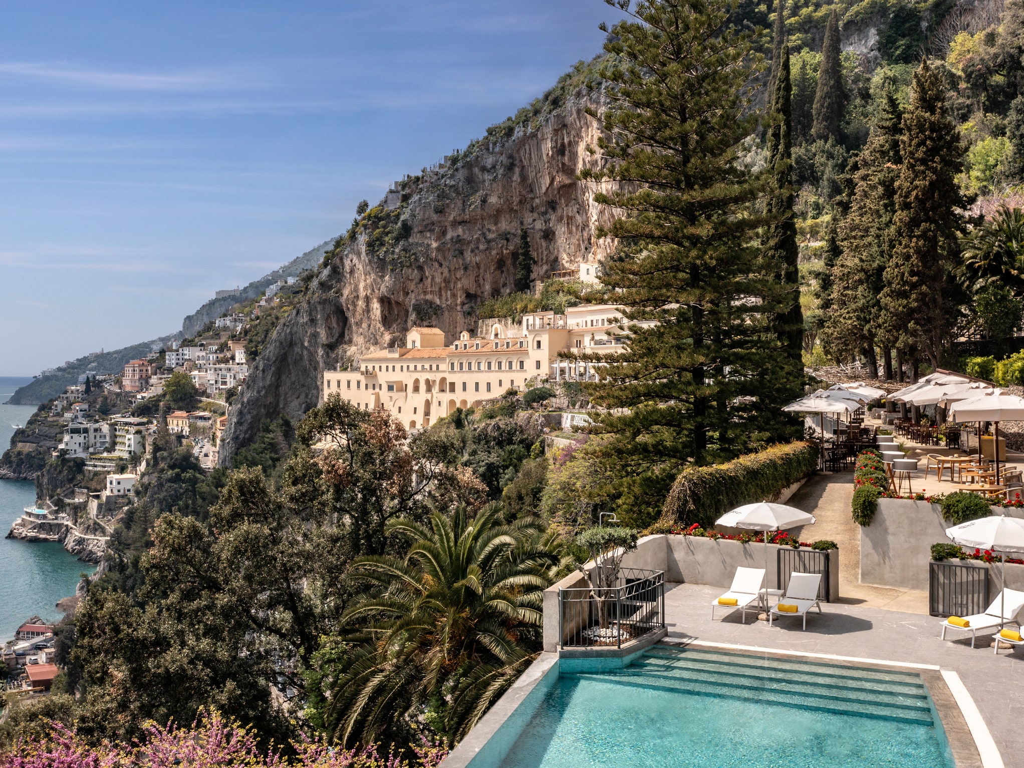 Need Amalfi Coast 4 Star Hotels? Check Out These Hidden Gems!